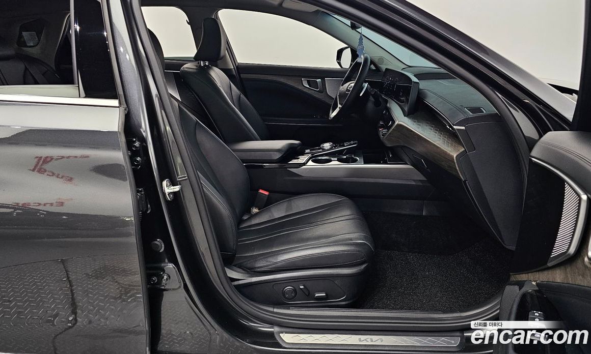 Kia K8 2.5 Gasoline 2WD