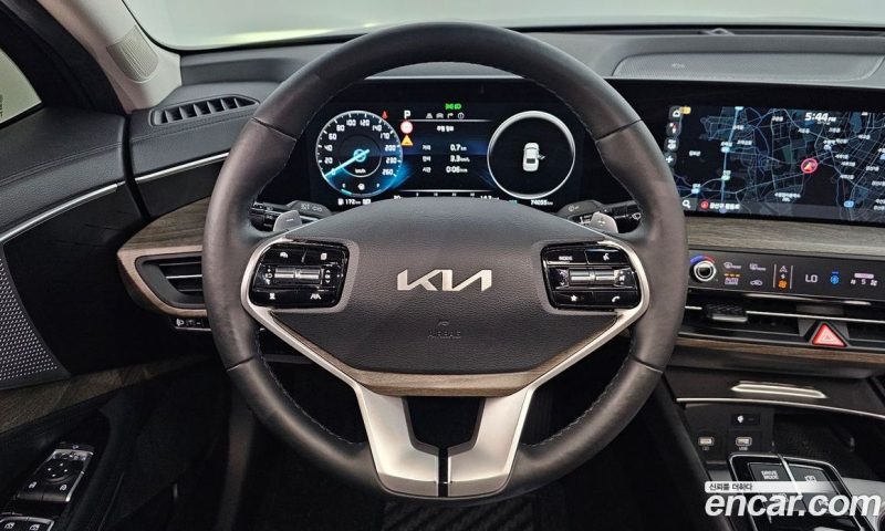 Kia K8 2.5 Gasoline 2WD