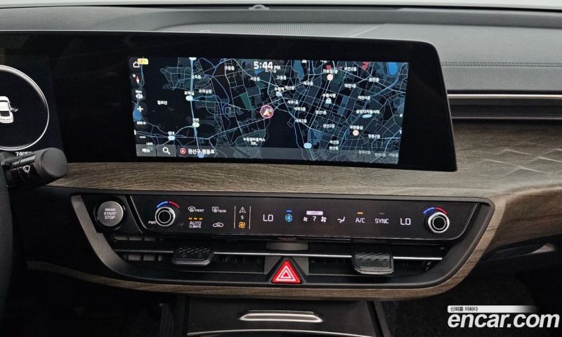 Kia K8 2.5 Gasoline 2WD