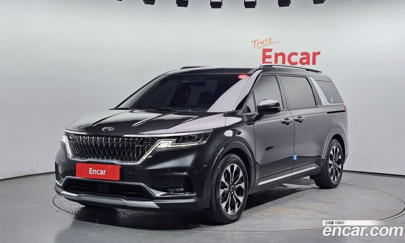 Kia Carnival 9-Seater Noblesse