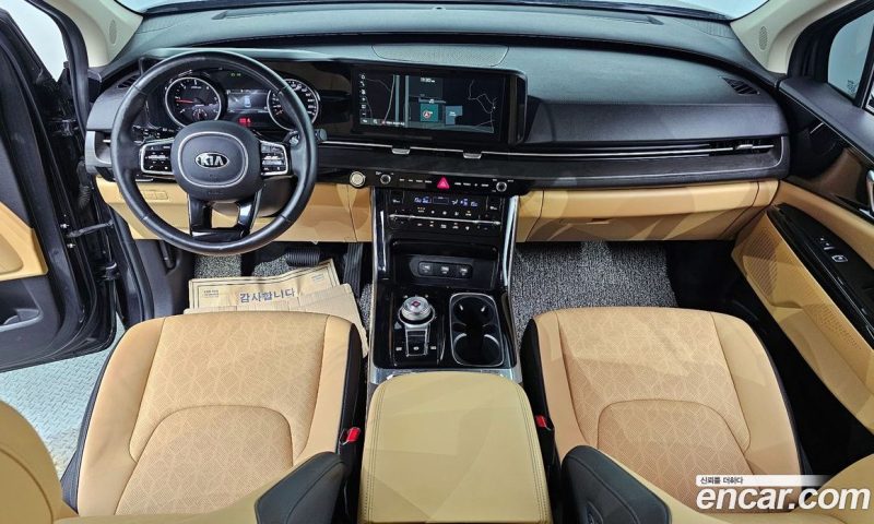 Kia Carnival 9-Seater Noblesse
