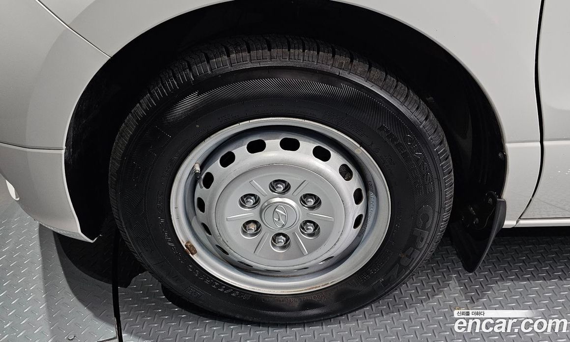 Hyundai Starex Van 3-Seater