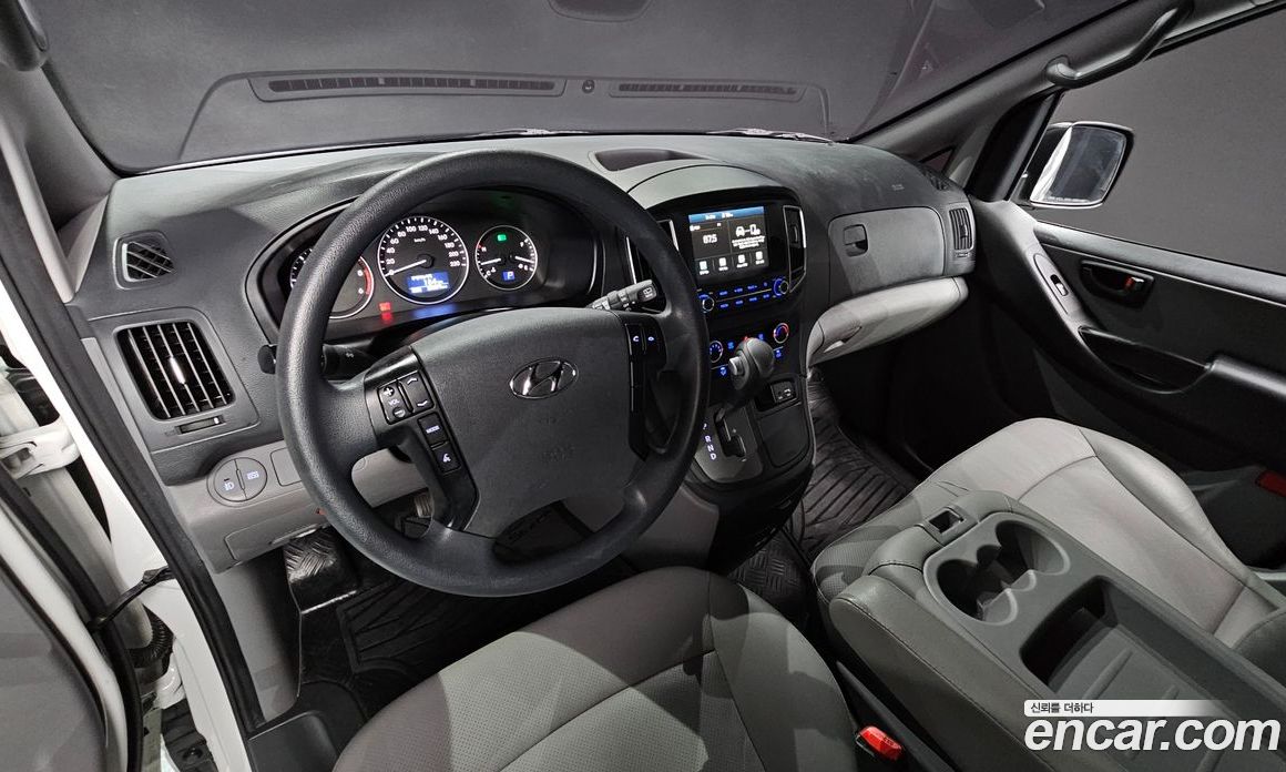 Hyundai Starex Van 3-Seater