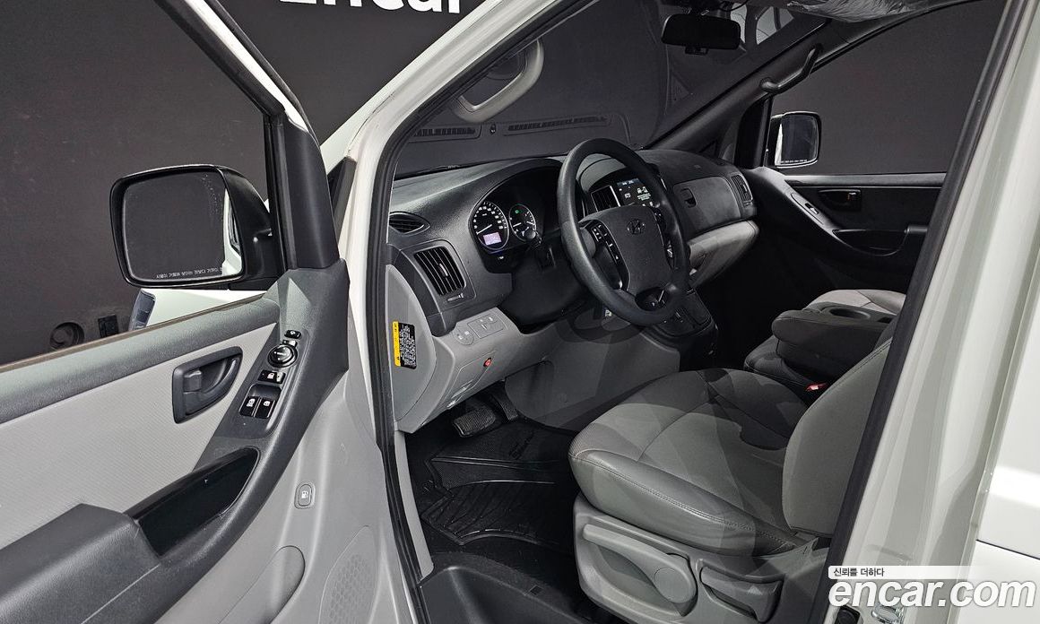 Hyundai Starex Van 3-Seater