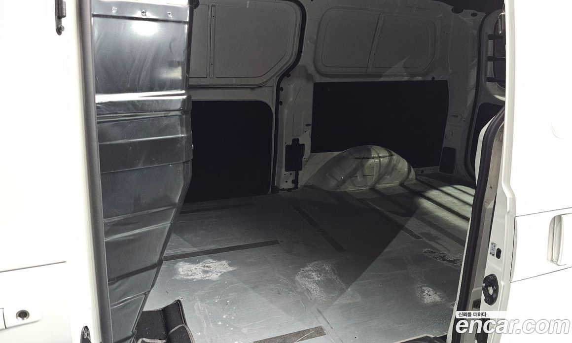 Hyundai Starex Van 3-Seater