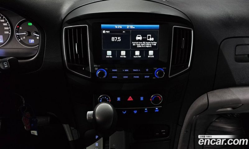 Hyundai Starex Van 3-Seater