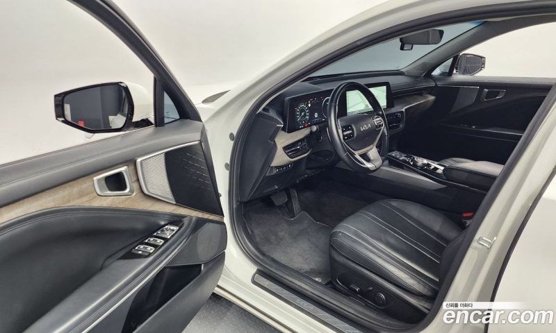 Kia K8 2.5 Gasoline 2WD