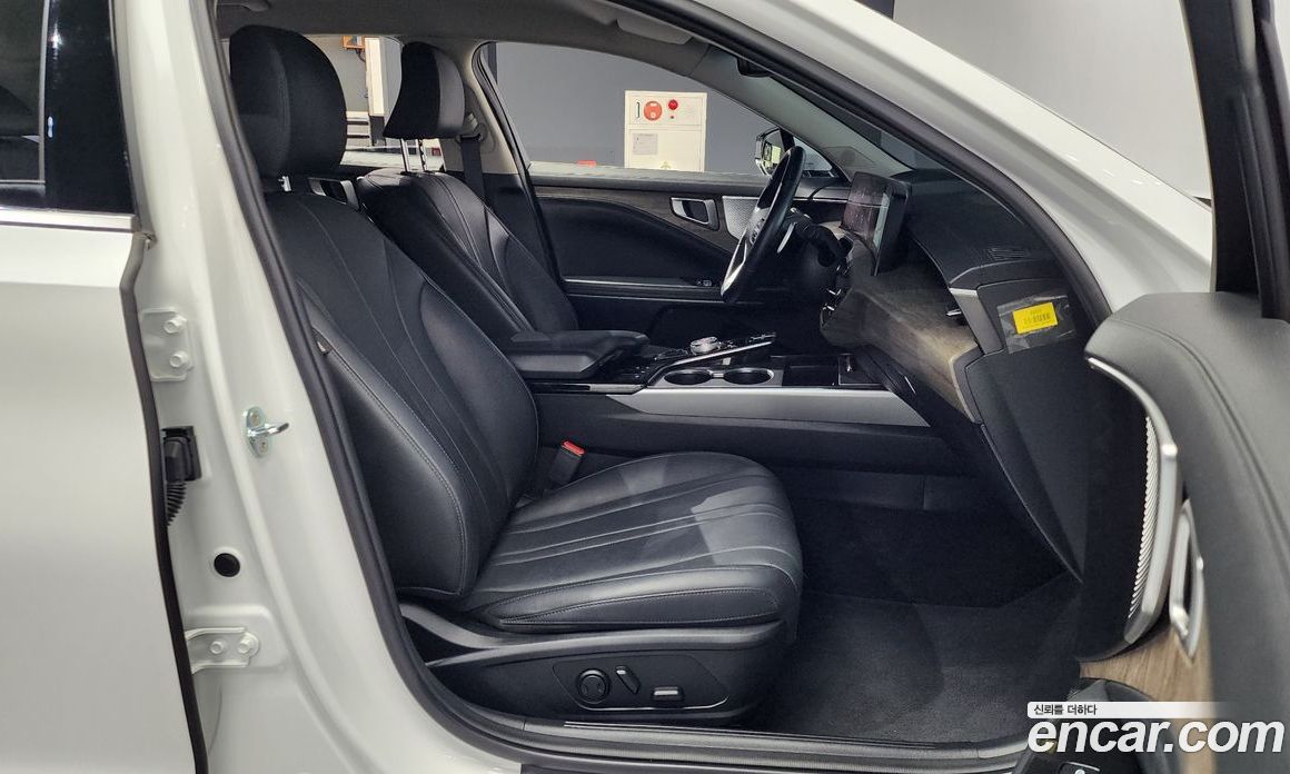 Kia K8 2.5 Gasoline 2WD