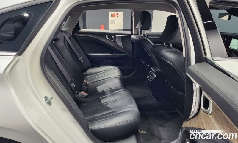 Kia K8 2.5 Gasoline 2WD