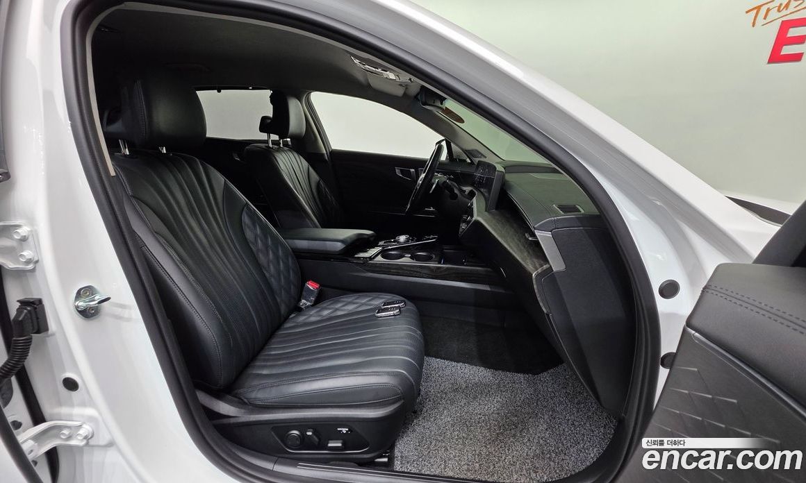 Kia K8 2.5 Gasoline 2WD