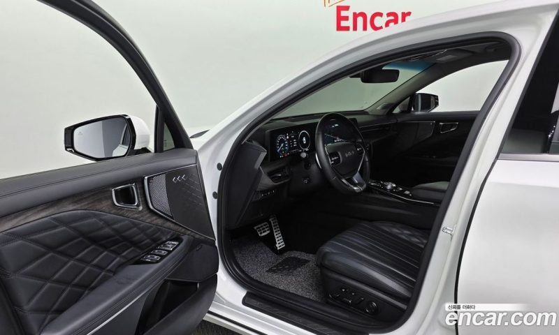 Kia K8 2.5 Gasoline 2WD