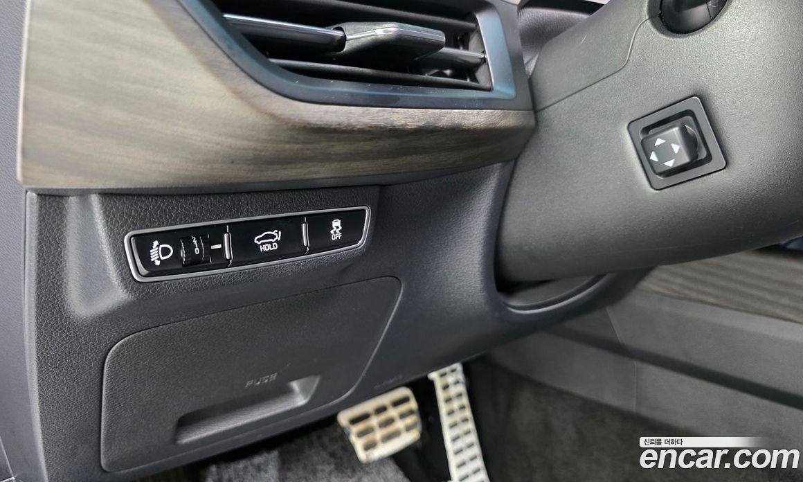 Kia K8 2.5 Gasoline 2WD