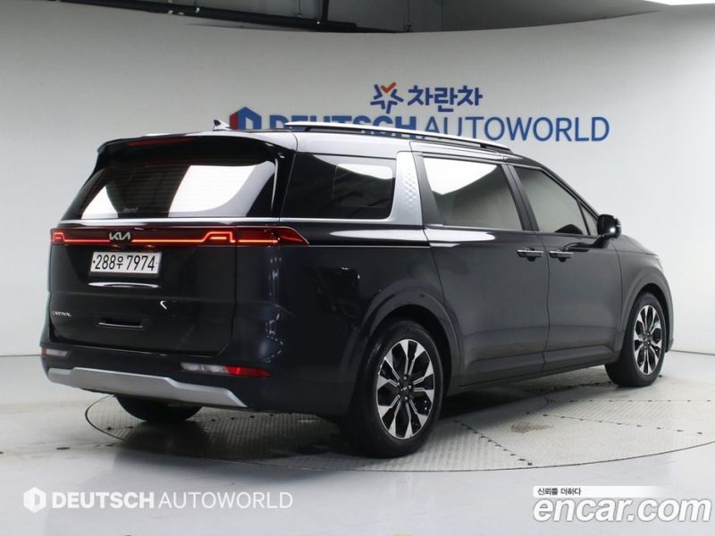 Kia Carnival 9-Seater Prestige