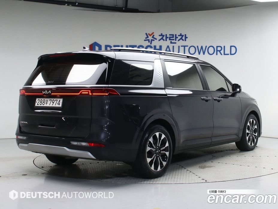 Kia Carnival 9-Seater Prestige