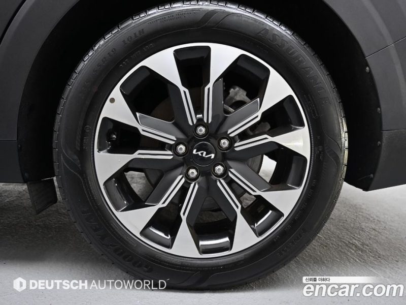 Kia Carnival 9-Seater Prestige