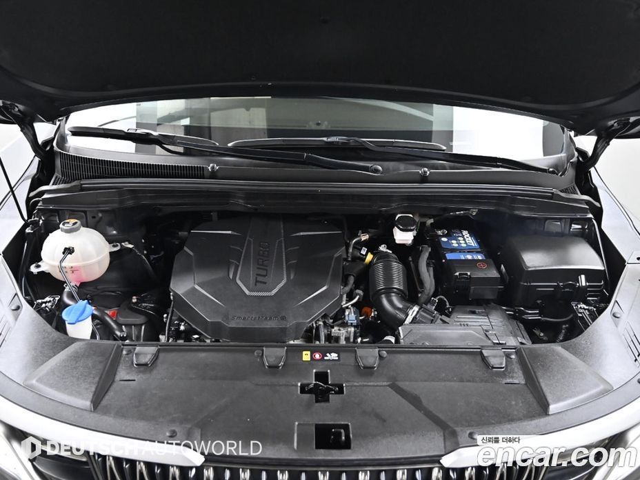 Kia Carnival 9-Seater Prestige