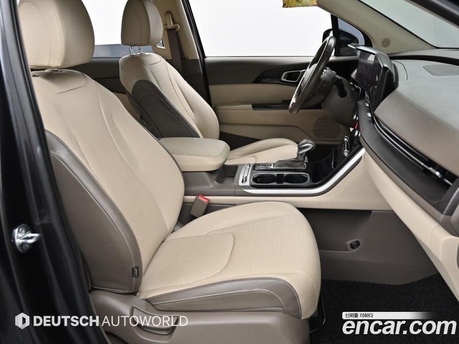 Kia Carnival 9-Seater Prestige