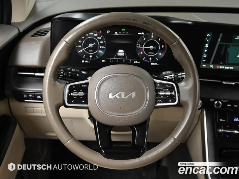 Kia Carnival 9-Seater Prestige