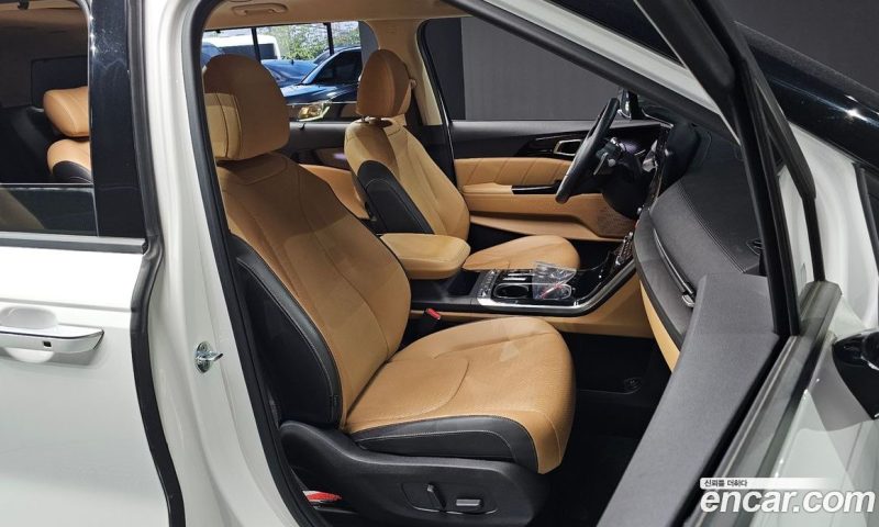 Kia Carnival 7-Seater Signature