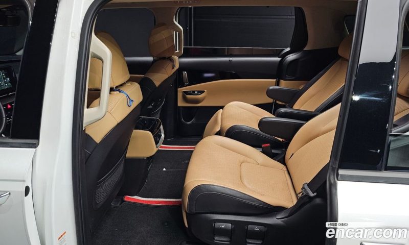 Kia Carnival 7-Seater Signature