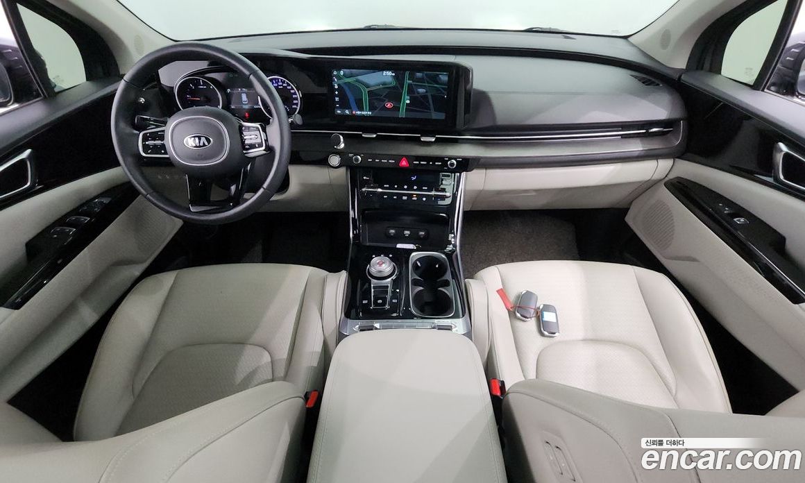 Kia Carnival 9-Seater Noblesse