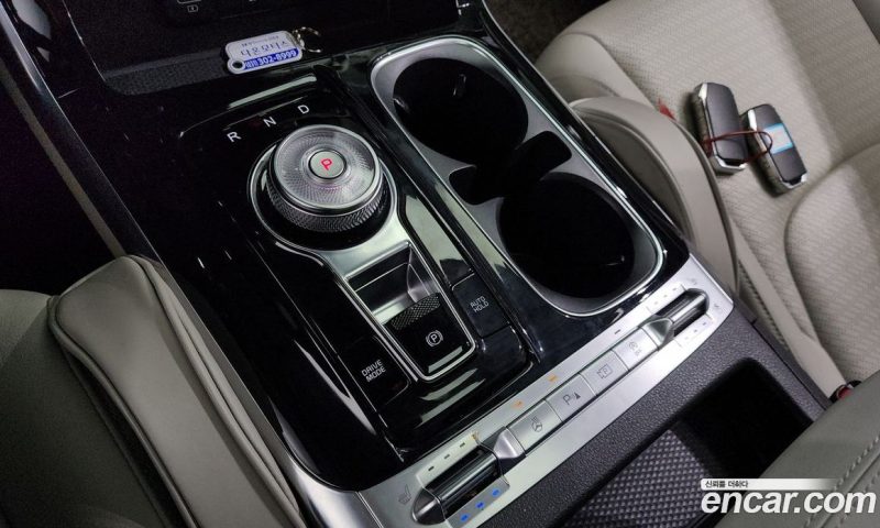 Kia Carnival 9-Seater Noblesse