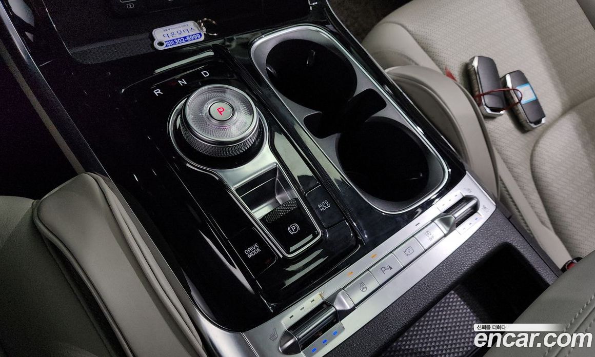 Kia Carnival 9-Seater Noblesse