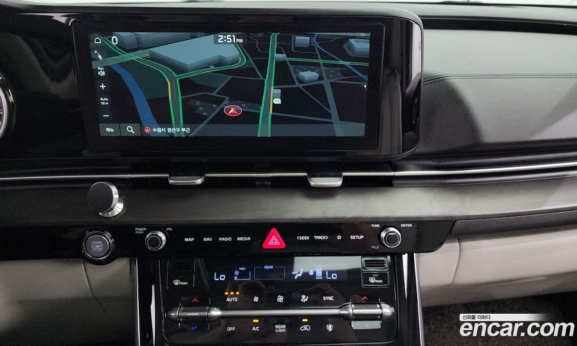 Kia Carnival 9-Seater Noblesse