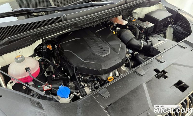 Kia Carnival 9-Seater Noblesse