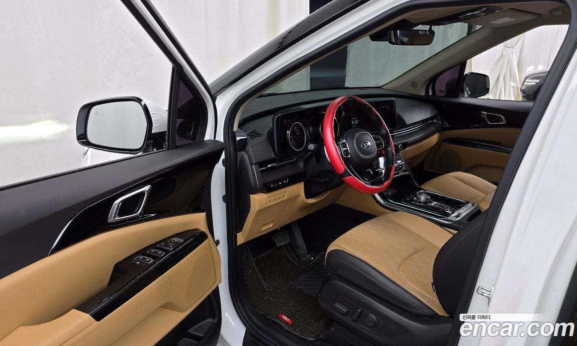 Kia Carnival 9-Seater Noblesse