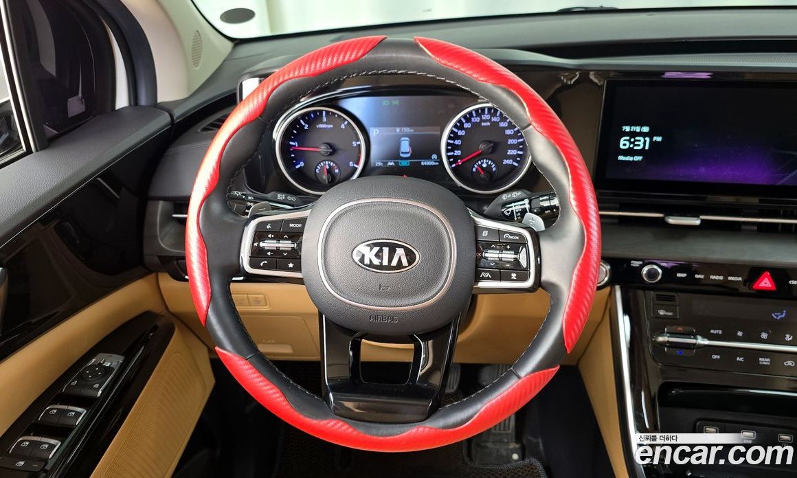 Kia Carnival 9-Seater Noblesse