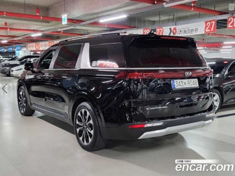Kia Carnival 9-Seater Prestige