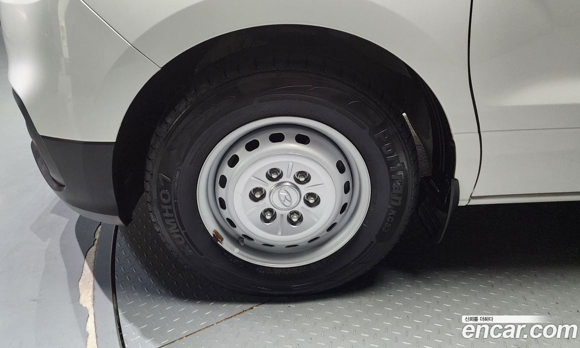 Hyundai Starex Van 3-Seater