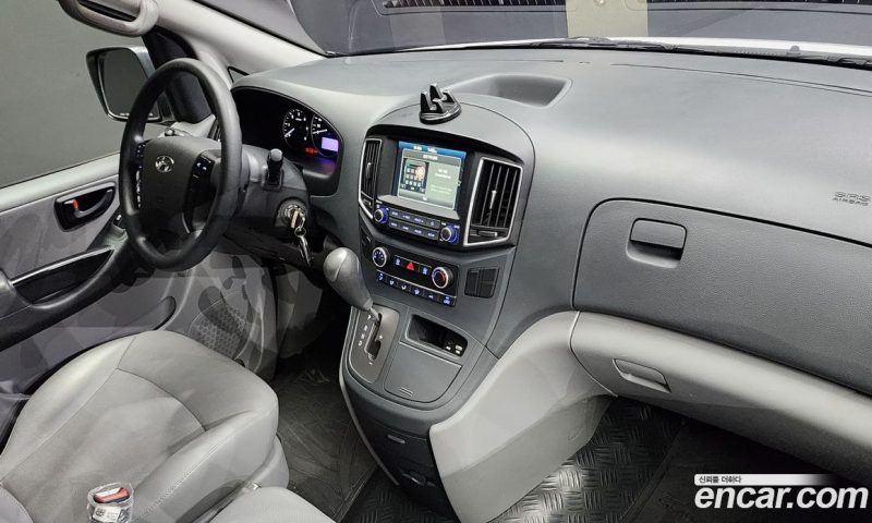 Hyundai Starex Van 3-Seater