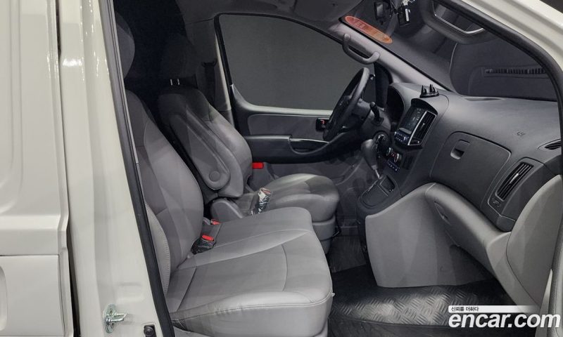 Hyundai Starex Van 3-Seater