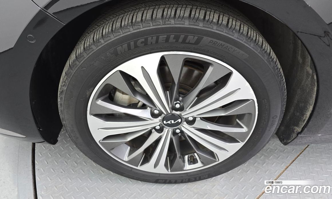 Kia K8 2.5 Gasoline 2WD