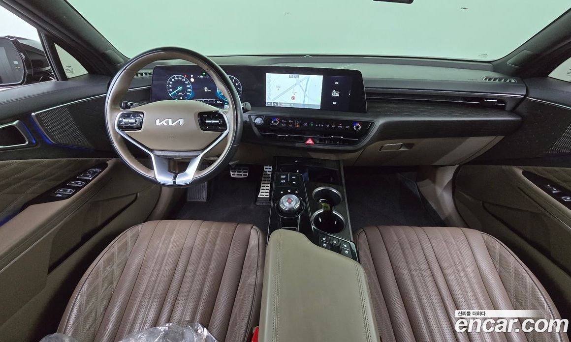 Kia K8 2.5 Gasoline 2WD