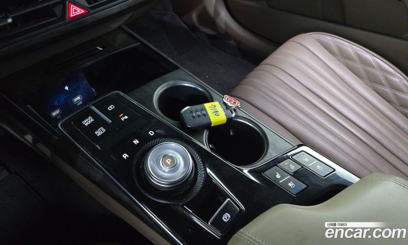 Kia K8 2.5 Gasoline 2WD