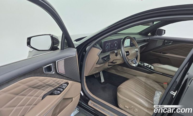 Kia K8 2.5 Gasoline 2WD