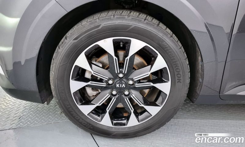 Kia Carnival 9-Seater Prestige