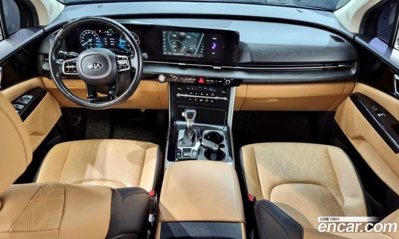 Kia Carnival 9-Seater Prestige