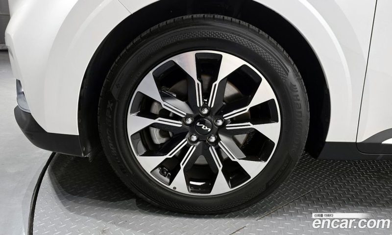 Kia Carnival 9-Seater Signature