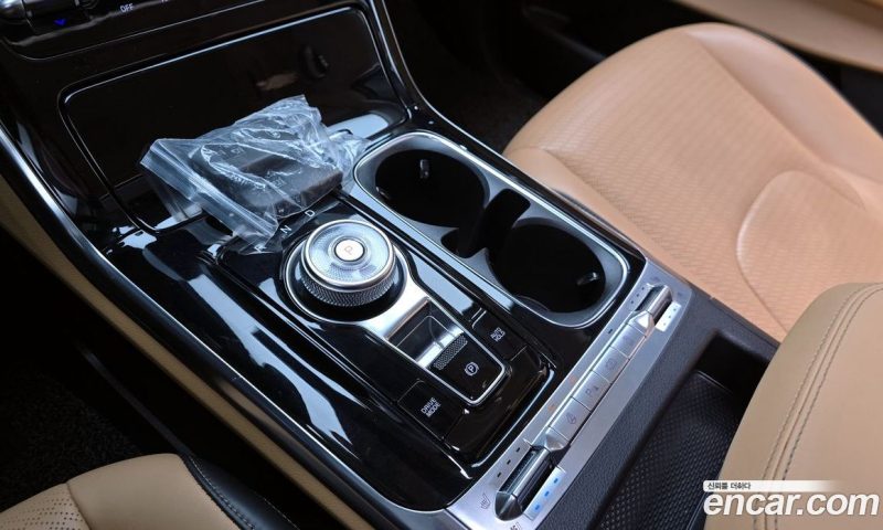 Kia Carnival 9-Seater Signature