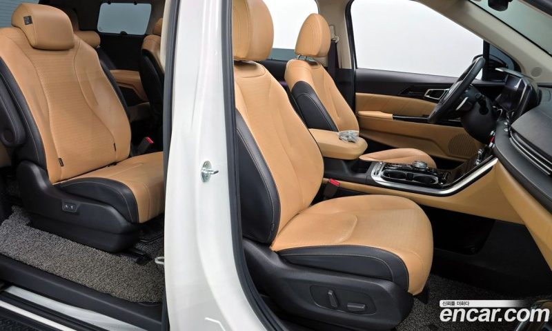 Kia Carnival 9-Seater Signature