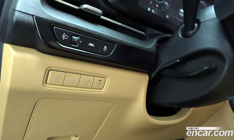 Kia Carnival 9-Seater Signature