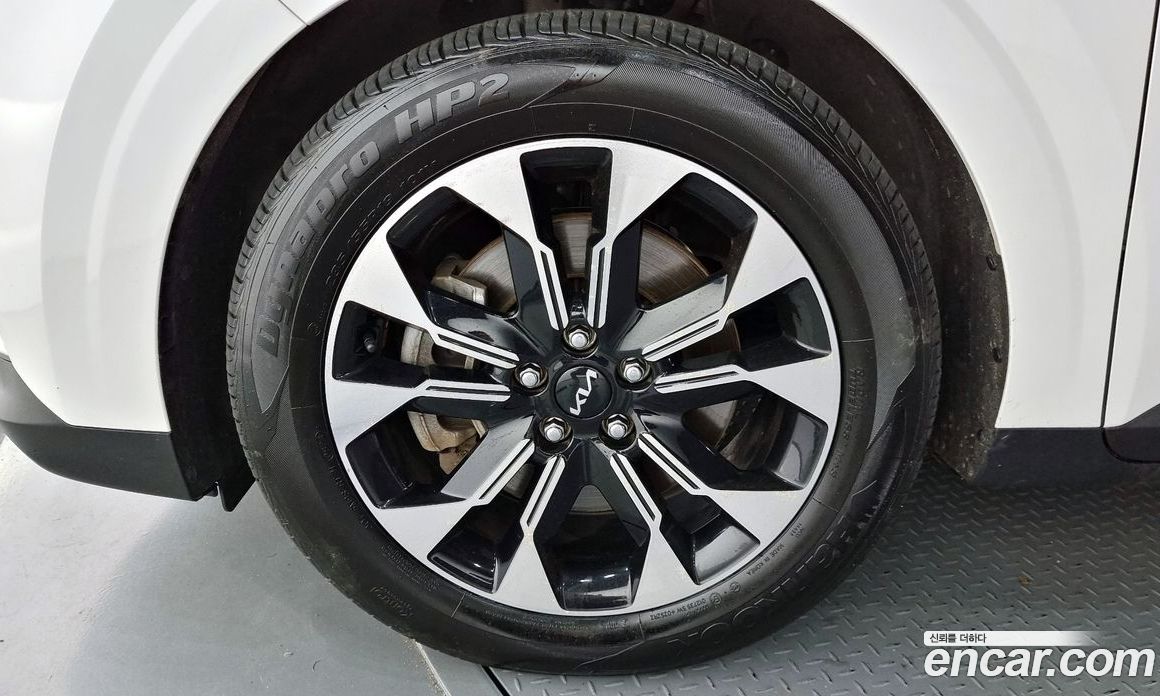 Kia Carnival 9-Seater Signature