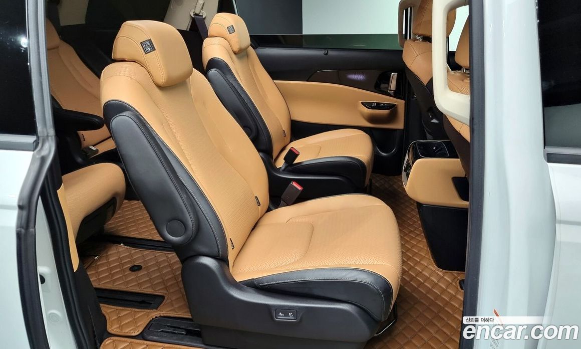 Kia Carnival 9-Seater Signature