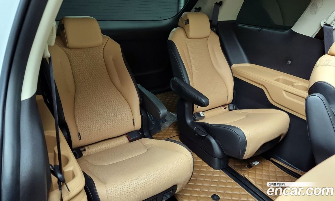 Kia Carnival 9-Seater Signature