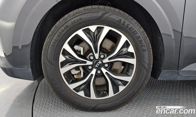 Kia Carnival 9-Seater Prestige