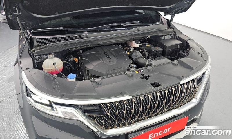 Kia Carnival 9-Seater Prestige